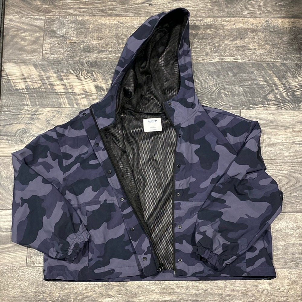 🦋Old Navy camo cropped rain jacket NWOT